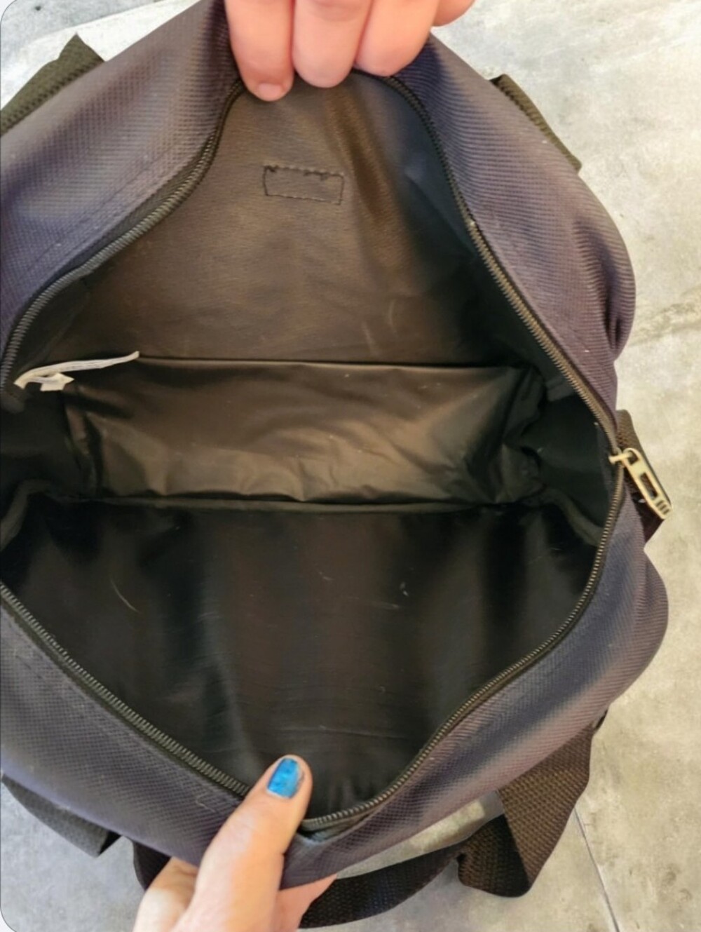 Carryon Luggage Bag ● Like New ● Final Price/ Gender Neutral - Picture 3 of 5